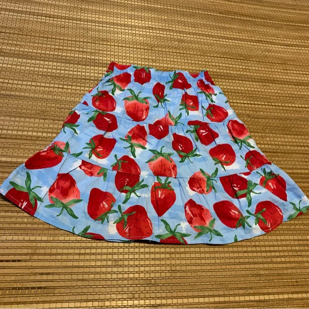 Gymboree Strawberry skirt size 8